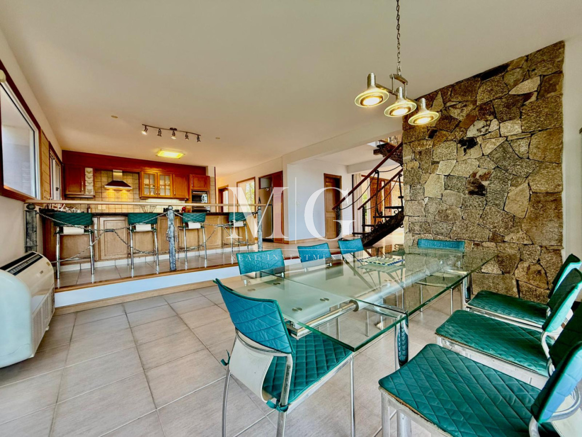 Casa ID.1522 - Venta de Casa 3 DORMITORIOS y Servicio en Club del Mar, José Ignacio. 