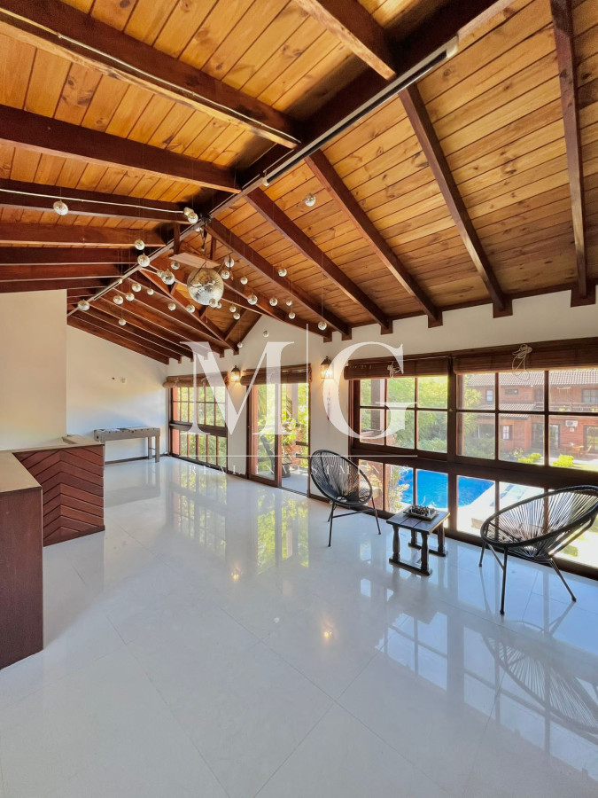 Casa ID.531 - Venta Casa 5 dormitorios, piscina y Barbacoa zona Beverly Hills