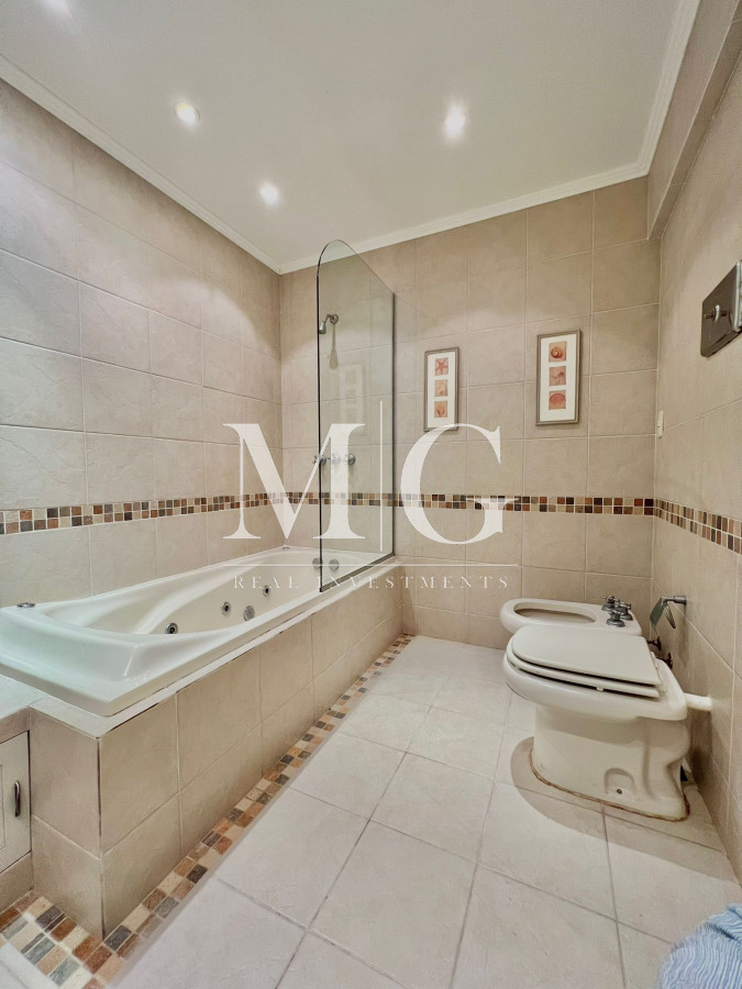 Casa ID.530 - LUGANO 1.400mt DE TERRENO, 7 DORMITORIOS, PISCINA