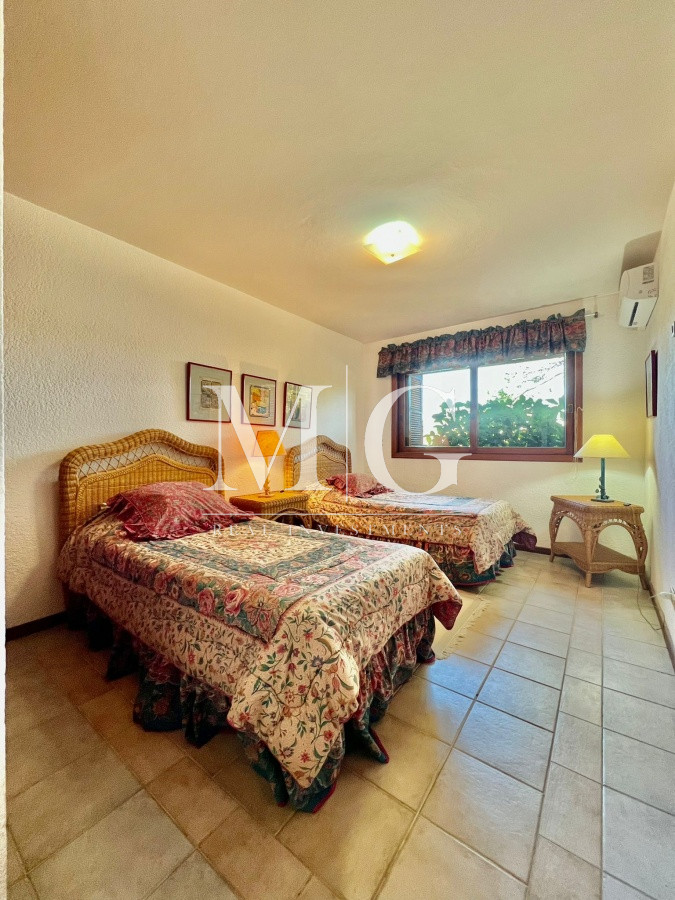 Casa ID.371 - EXCELENTE PROPIEDAD ZONA GOLF PUNTA DEL ESTE, 6 DORMITORIOS