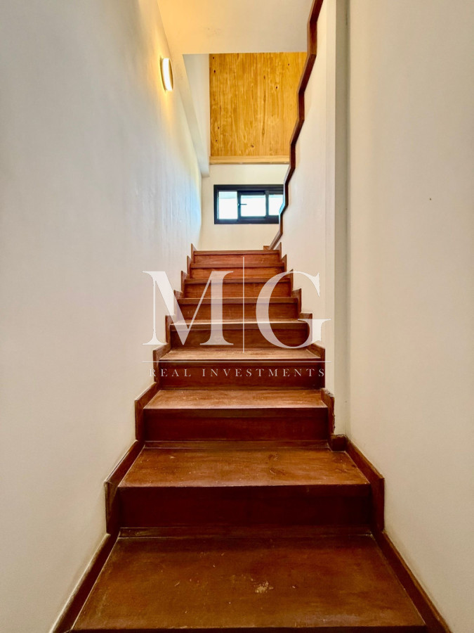 Casa ID.1557 - Casa de época totalmente reciclada, 4 dormitorios Zona Faro, distribuida en dos plantas