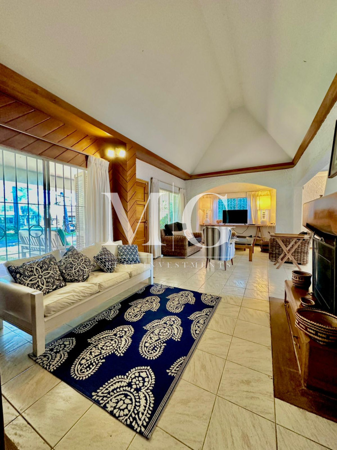 Casa ID.1357 - Venta Casa Principal 5 dormitorios en el Corazón de San Rafael a Metros del Mar