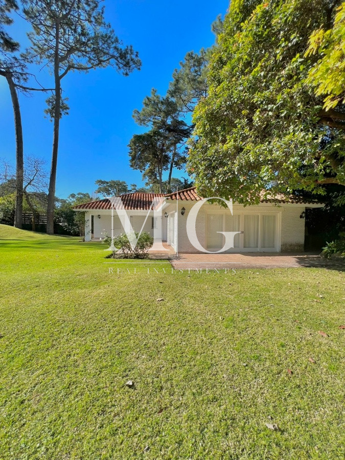 Casa ID.404 - Venta Casa 3 dormitorios + dep.servicio, barbacoa y piscina San Rafael
