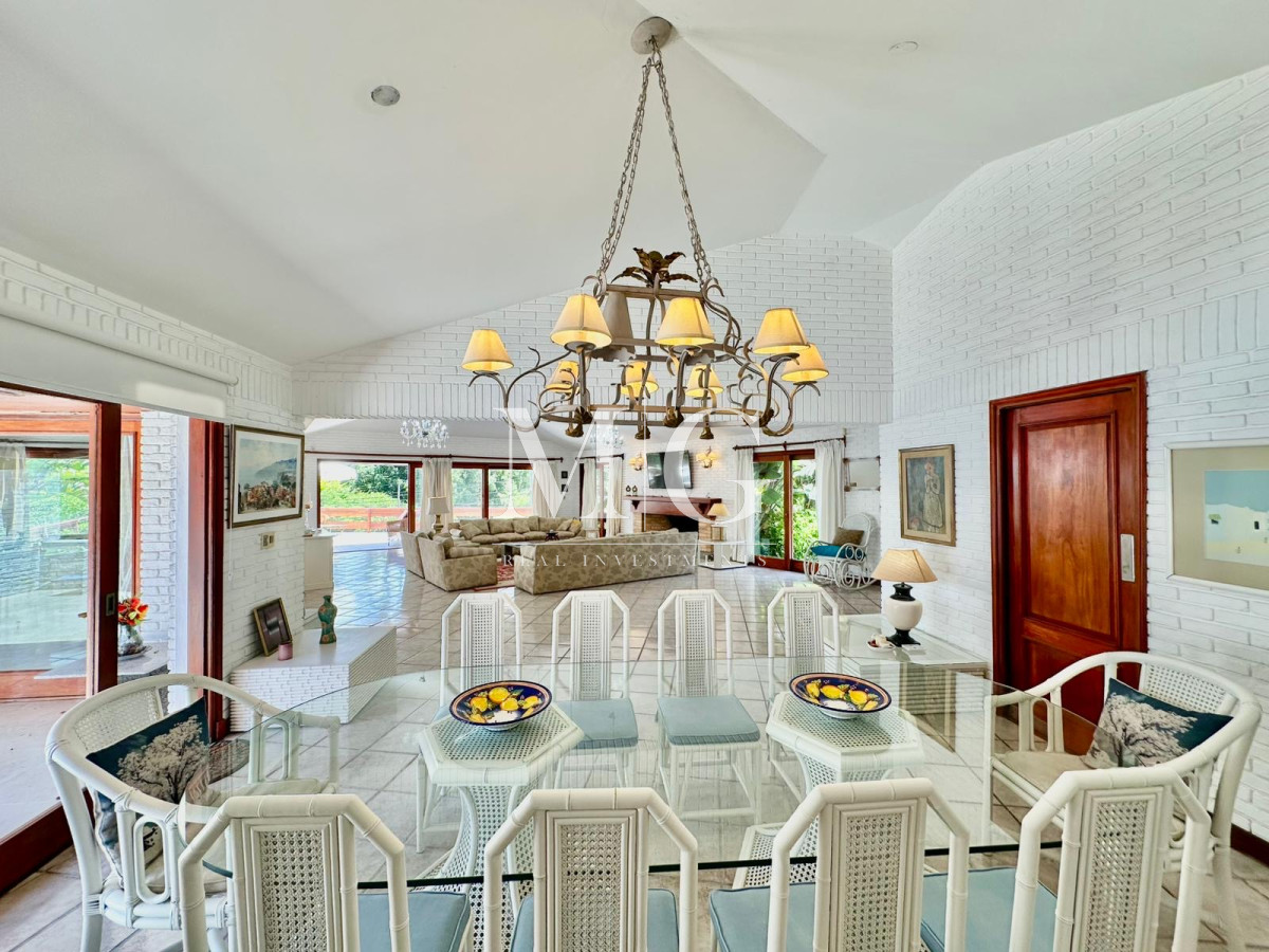 Casa ID.1134 - ESPECTACULAR CASA ZONA MANSA A METROS DEL MAR 