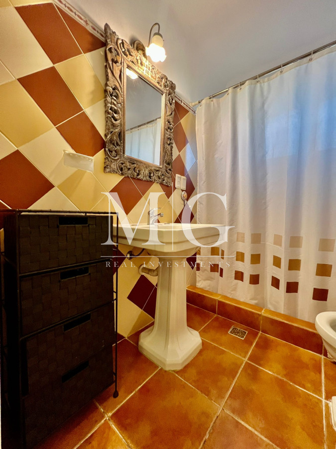 Casa ID.120 - Zona Faro Punta del Este 6 dormitorios + dep.servicio, piscina