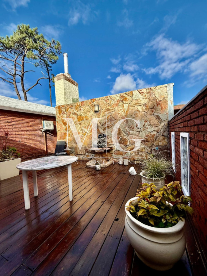 Casa ID.1564 - Hermosa casa en terreno de 450 m² con excelente distribución y potencial de ampliación; Zona Jardines de Cordoba