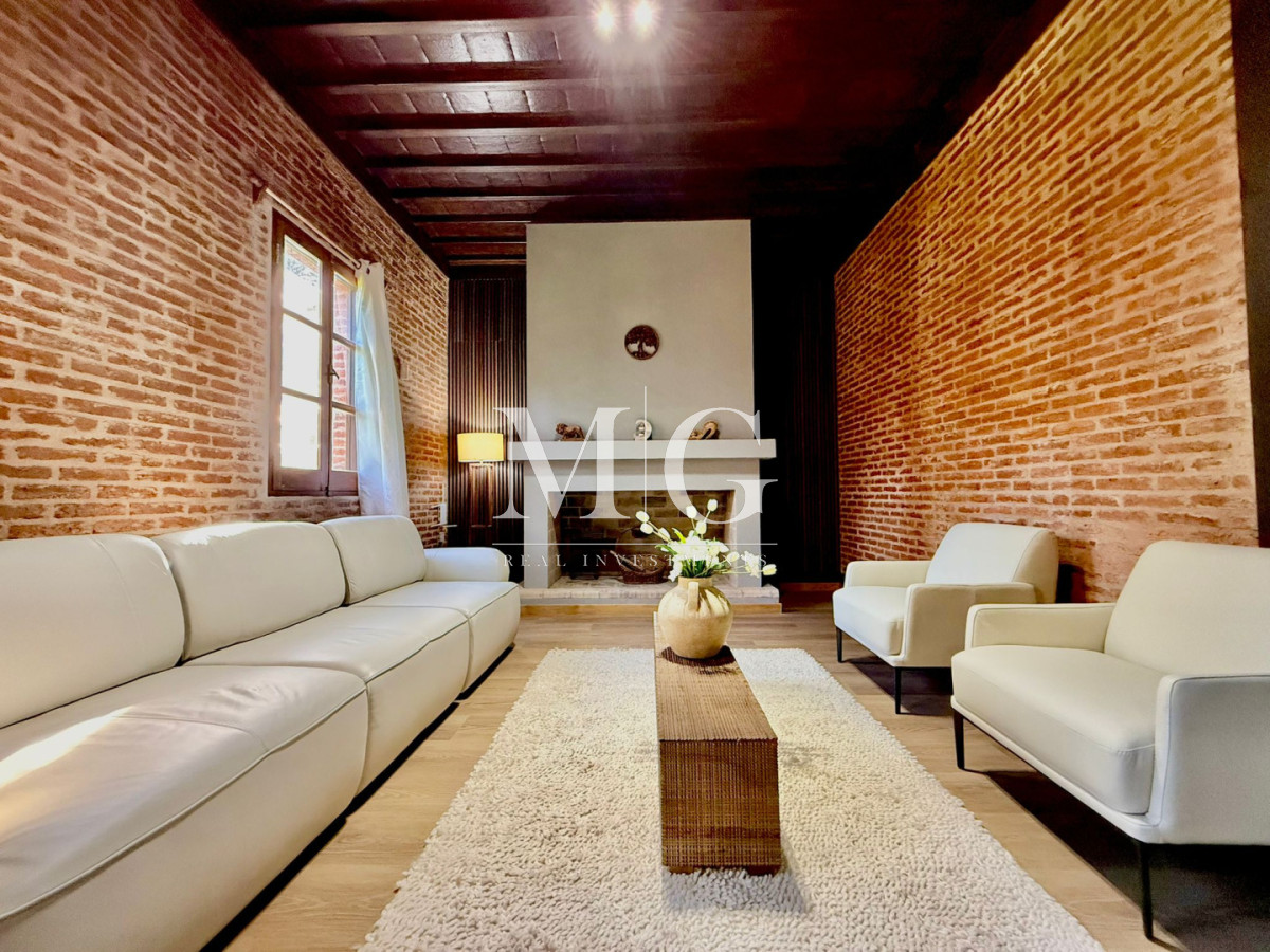Casa ID.1088 - Excelente Casa a Estrenar Barrio Parque Burnett; 1.059m2 de terreno, piscina, barbacoa