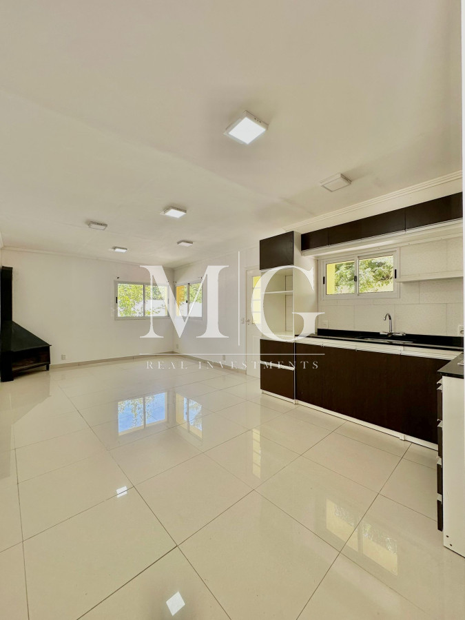 Casa ID.164 - PINARES VENTA CASA 3 DORMITORIOS CON PISCINA 