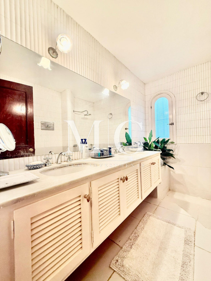 Casa ID.1529 - Hermosa casa en Marly, ubicada en una de las zonas más tranquilas y residenciales de Punta del Este 