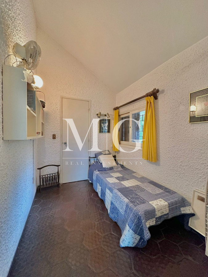 Casa ID.622 - Venta Casa 2 dormitorios + dep.servicio zona Colegios