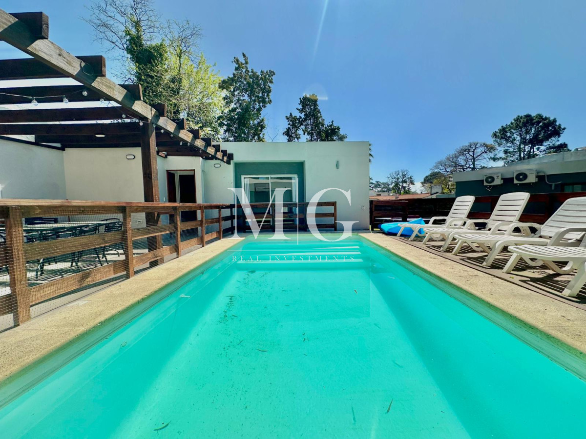Casa ID.1063 - BARRIO JARDINES DE CORDOBA EXCELENTE CASA 3 DORMITORIOS, PISCINA, PARRILLERO