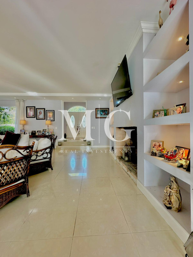 Casa ID.1453 - Barrio Privado La Arbolada Venta Casa 5 dormitorios