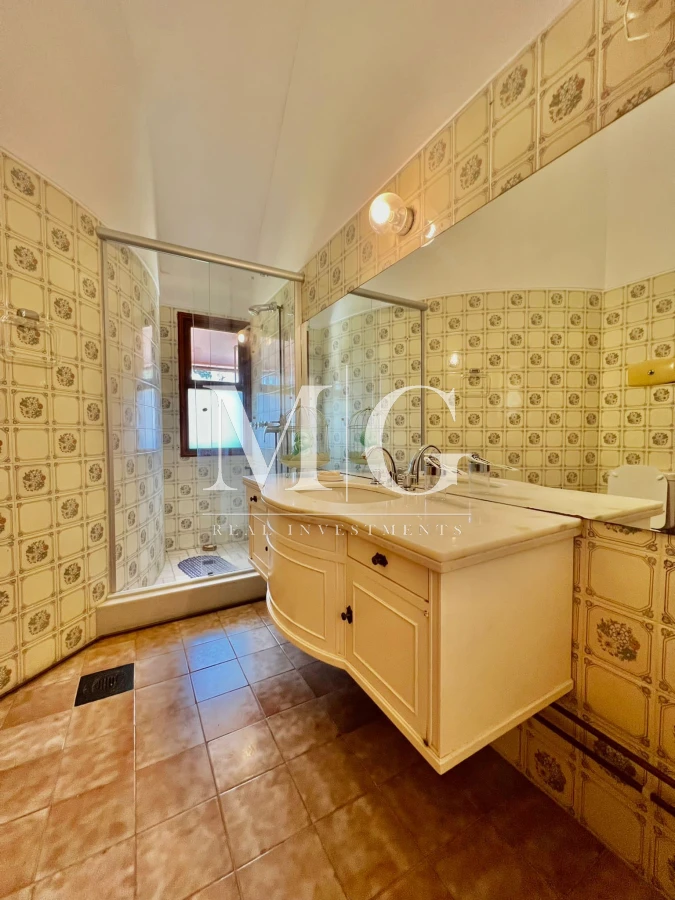 Casa ID.536 - Venta Casa 8 dormitorios, piscina, barbacoa a pasos del Shopping