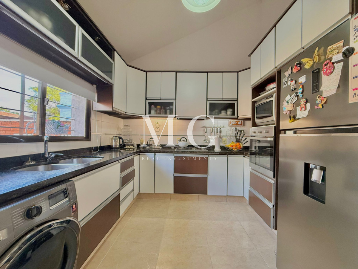 Casa ID.1564 - Hermosa casa en terreno de 450 m² con excelente distribución y potencial de ampliación; Zona Jardines de Cordoba
