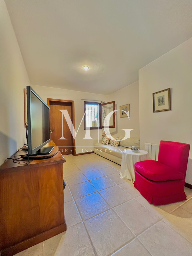 Casa ID.404 - Venta Casa 3 dormitorios + dep.servicio, barbacoa y piscina San Rafael