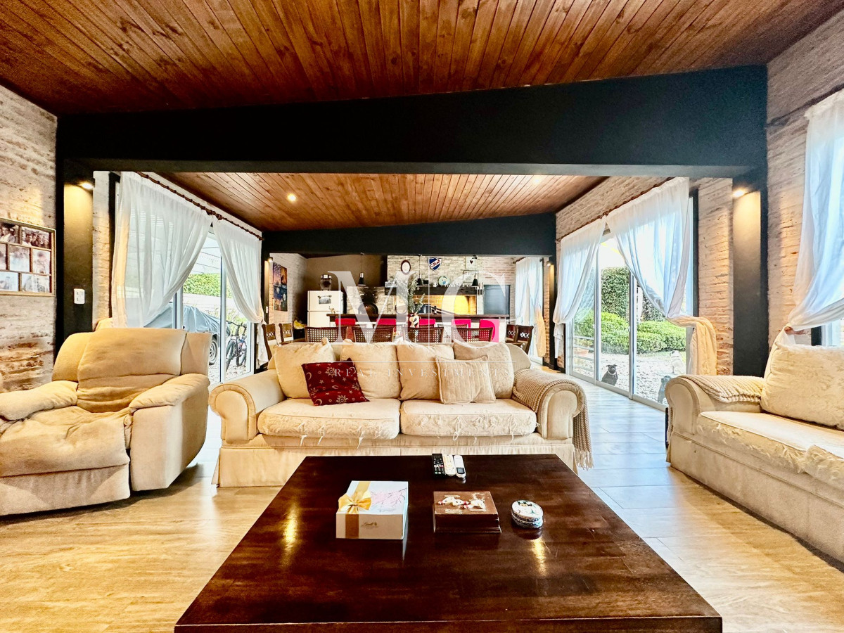 Casa ID.1453 - Barrio Privado La Arbolada Venta Casa 5 dormitorios