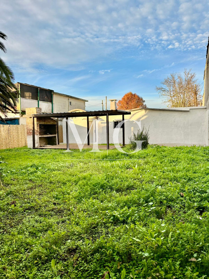 Casa ID.1242 - Barrio Artigas, 4 dormitorios, parrillero y patio cerrado