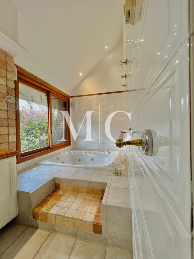 Casa ID.371 - EXCELENTE PROPIEDAD ZONA GOLF PUNTA DEL ESTE, 6 DORMITORIOS