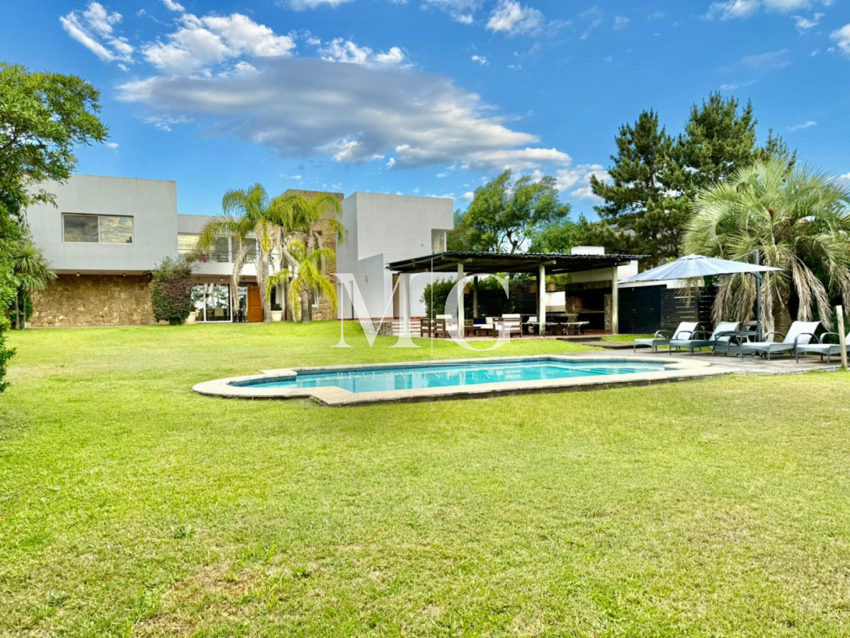 Casa ID.1522 - Venta de Casa 3 DORMITORIOS y Servicio en Club del Mar, José Ignacio. 