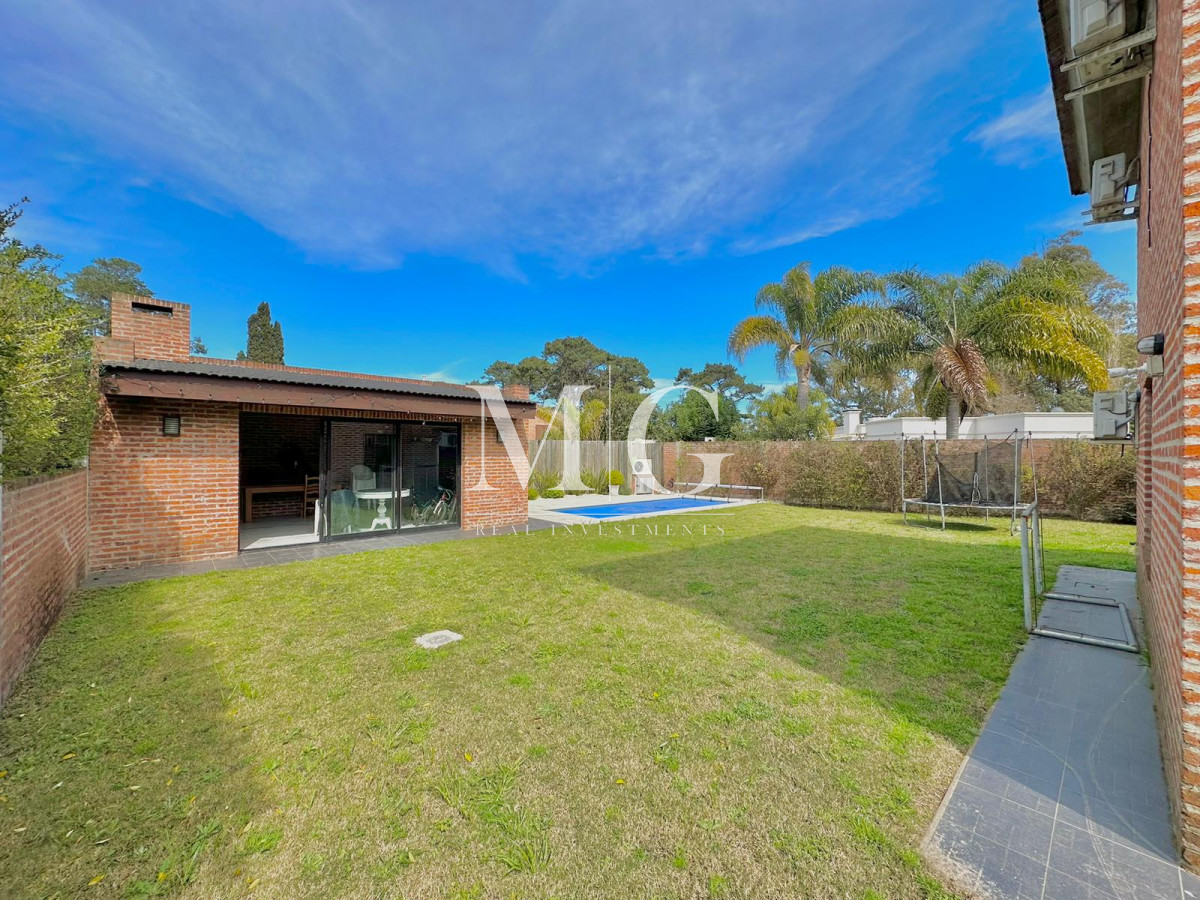 Casa ID.1048 - EXCELENTE PROPIEDAD EN EL EXLUSIVO BARRIO PINARES DE PUNTA DEL ESTE