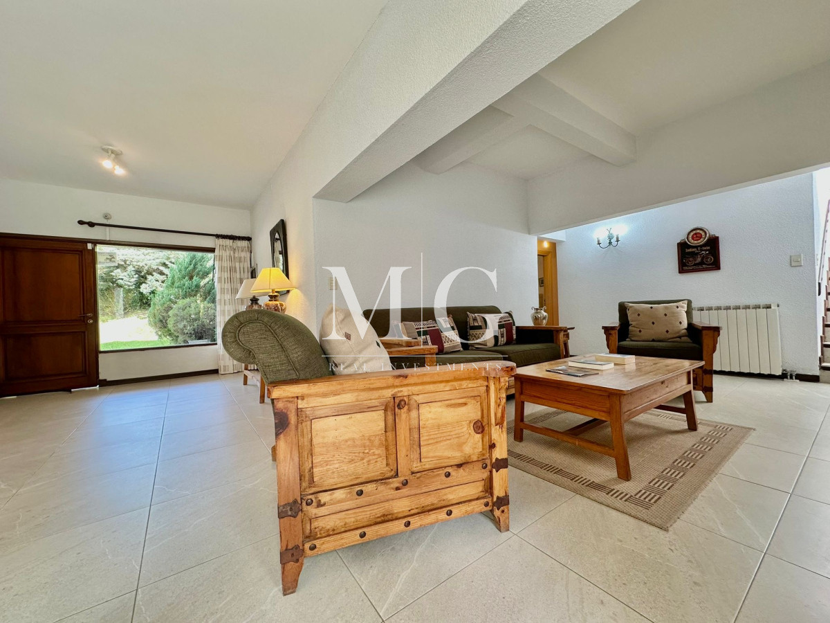 Casa ID.231 - Venta Espectacular Casa sobre Laguna del Diario 