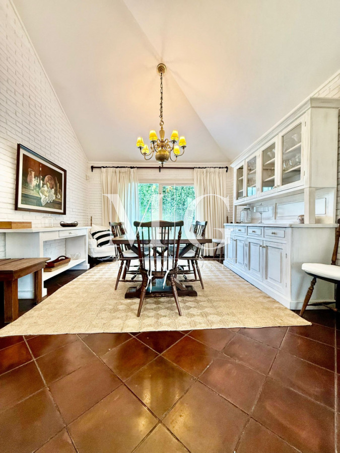 Casa ID.1529 - Hermosa casa en Marly, ubicada en una de las zonas más tranquilas y residenciales de Punta del Este 