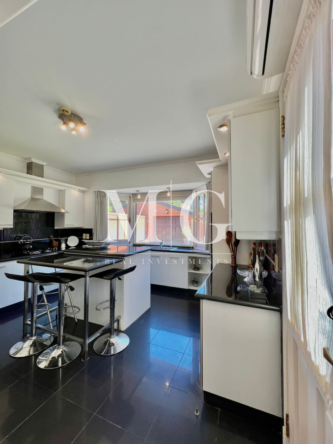 Casa ID.531 - Venta Casa 5 dormitorios, piscina y Barbacoa zona Beverly Hills