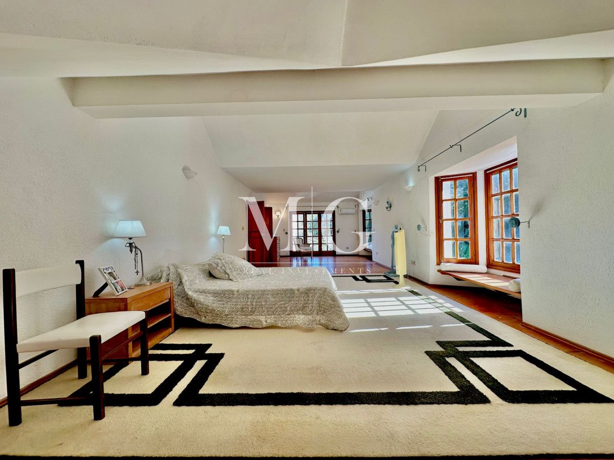 Casa ID.1357 - Venta Casa Principal 5 dormitorios en el Corazón de San Rafael a Metros del Mar