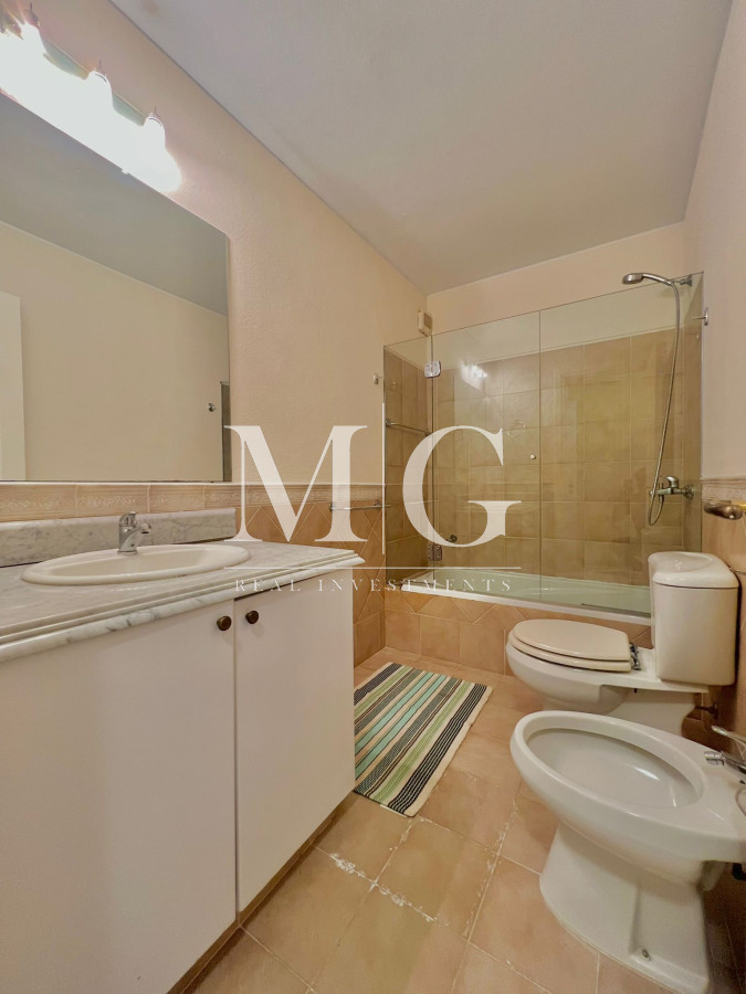 Casa ID.319 - Venta Casa zona Golf, 5 dorm.+ dep.servicio, barbacoa y piscina 