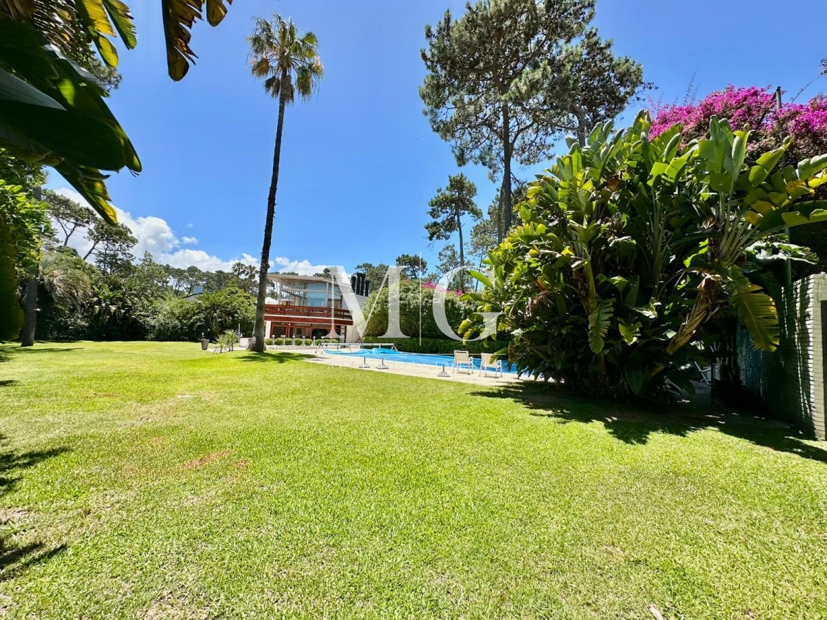 Casa ID.1134 - ESPECTACULAR CASA ZONA MANSA A METROS DEL MAR 