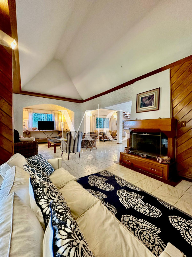 Casa ID.1357 - Venta Casa Principal 5 dormitorios en el Corazón de San Rafael a Metros del Mar