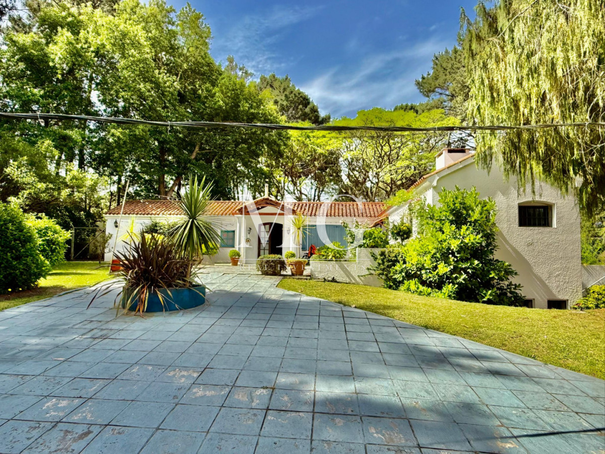 Casa ID.1094 - Excepcional oportunidad en Zona Marly, a pasos de la famosa Avenida Gourmet de Punta del Este.