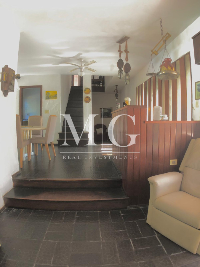 Casa ID.16 - Venta Casa 5 dormitorios, dep. servicio + piscina zona Mansa 