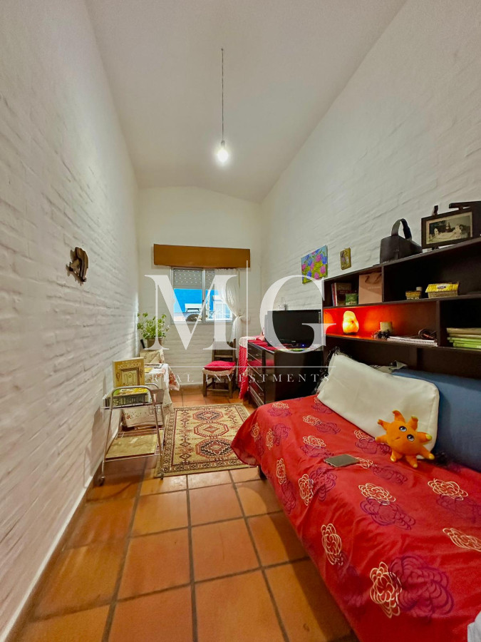 Casa ID.1011 - LAUSANA 4 DORMITORIOS, TERRENO 310M2 APTA PARA BANCO!!!