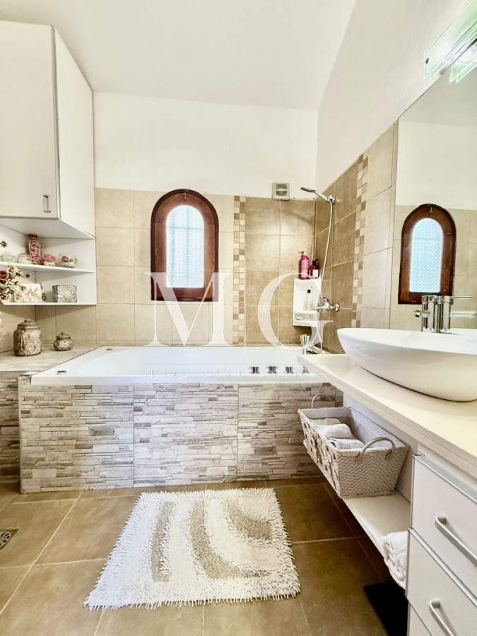 Casa ID.1564 - Hermosa casa en terreno de 450 m² con excelente distribución y potencial de ampliación; Zona Jardines de Cordoba