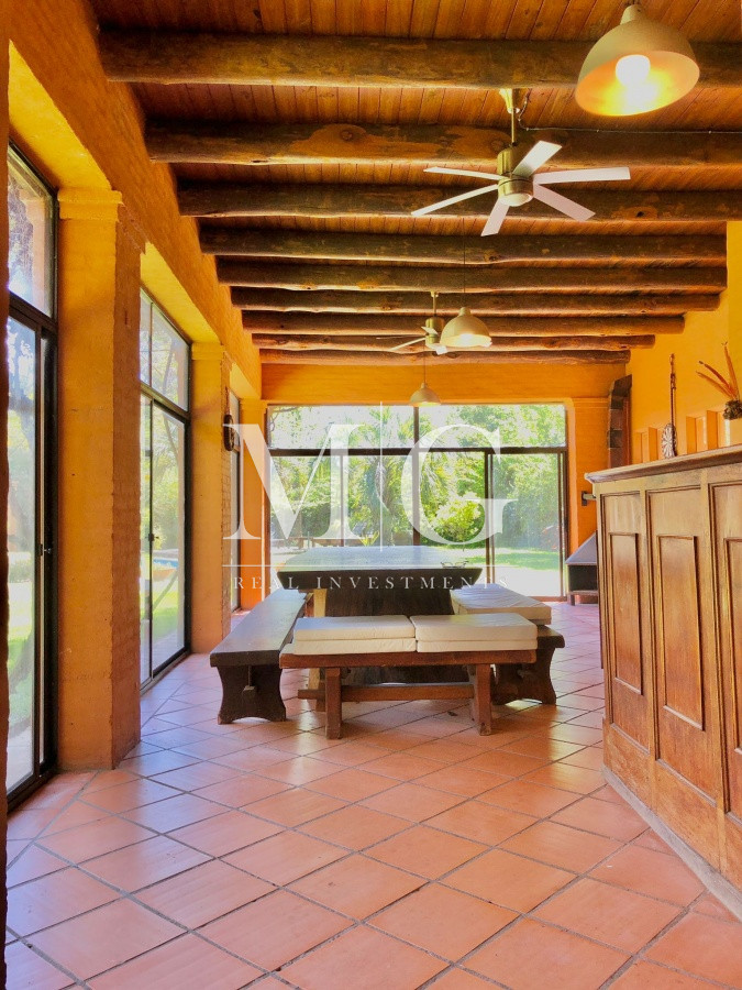 Casa ID.143 - BARRIO PRIVADO LA ARBOLADA, EXCEPCIONAL CASA DE 5 DORMITORIOS, PISCINA, GARAGE