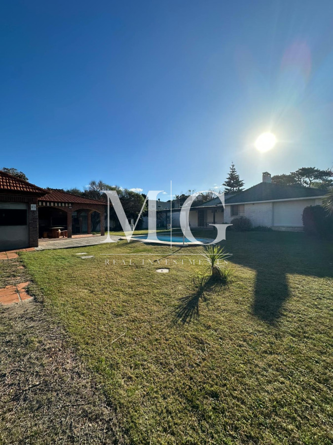 Casa ID.1341 - Venta de Casa en Rincón del Indio a 25 Metros del Mar - Oportunidad Única