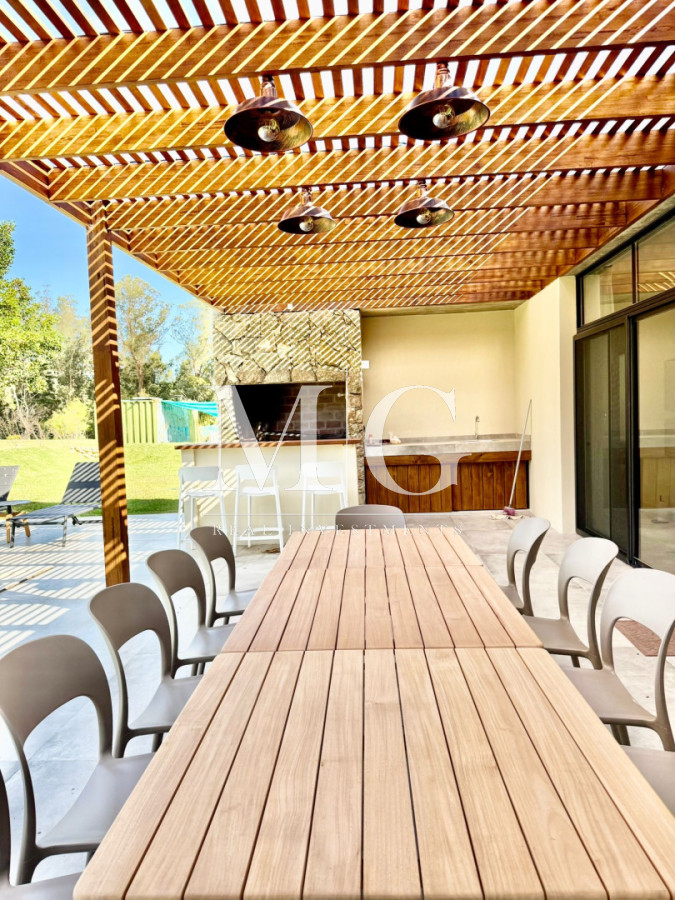 Casa ID.1548 - Residencia de Diseño a Estrenar en Punta Ballena - Barrio Privado La Jacinta