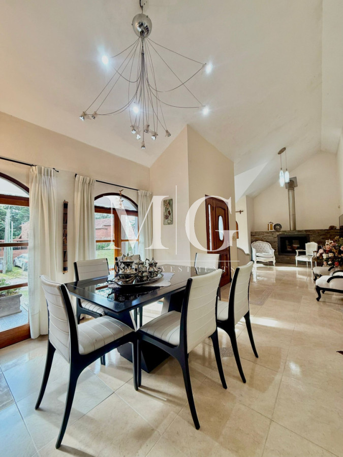 Casa ID.1564 - Hermosa casa en terreno de 450 m² con excelente distribución y potencial de ampliación; Zona Jardines de Cordoba