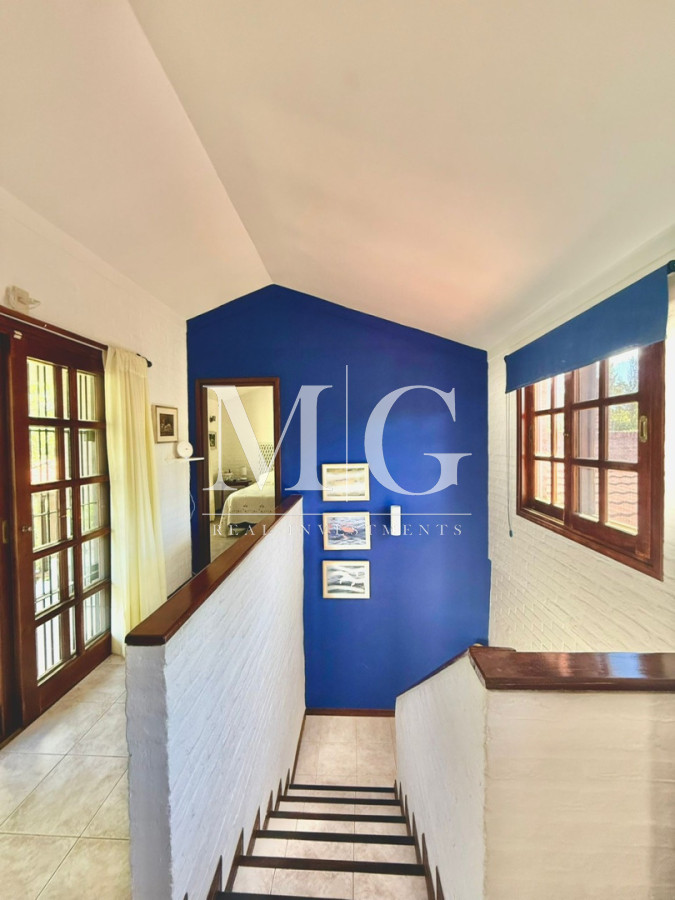 Casa ID.1550 - Excelente propiedad 4 dormitorios, 4 baños, piscina, parrillero, zona Pinares