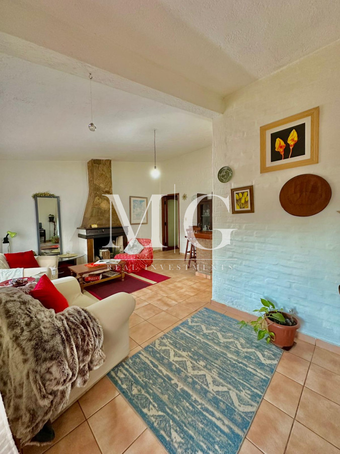 Casa ID.1011 - LAUSANA 4 DORMITORIOS, TERRENO 310M2 APTA PARA BANCO!!!