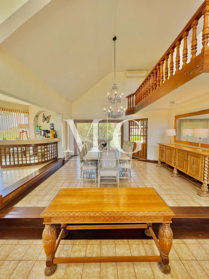 Casa ID.536 - Venta Casa 8 dormitorios, piscina, barbacoa a pasos del Shopping