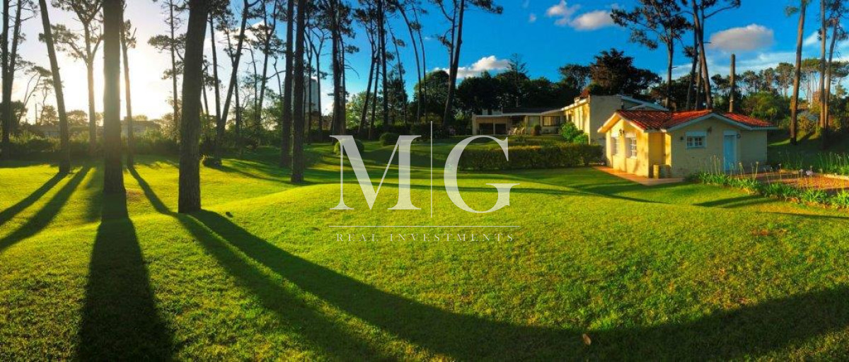 Casa ID.832 - Playa Mansa a 200mt del Mar con proyecto aprobado para altura!