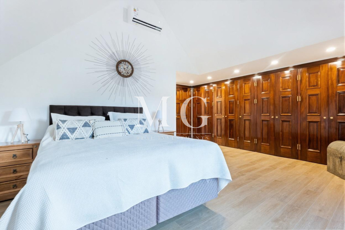 Casa ID.1551 - Exclusiva Mansión Frente al Mar en Playa Mansa - Punta del Este