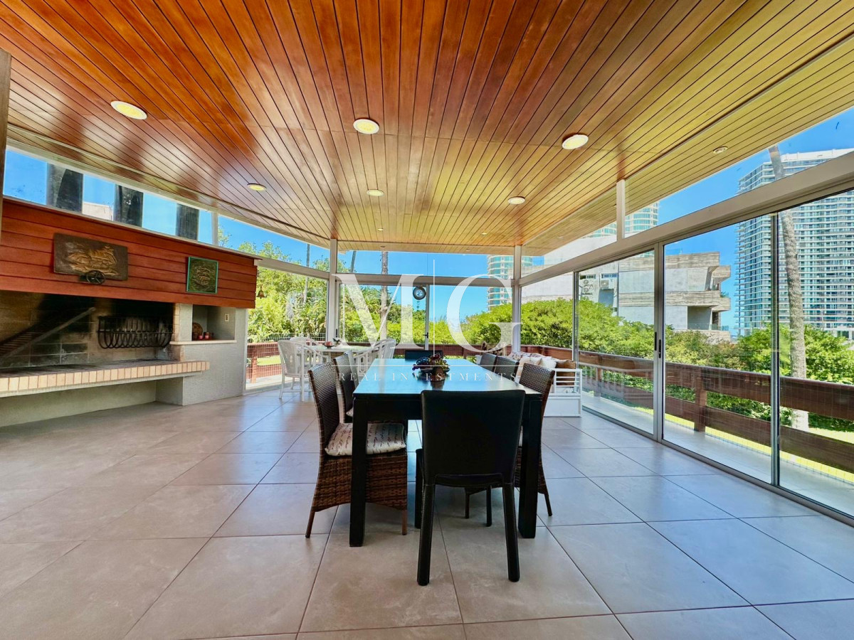 Casa ID.1134 - ESPECTACULAR CASA ZONA MANSA A METROS DEL MAR 