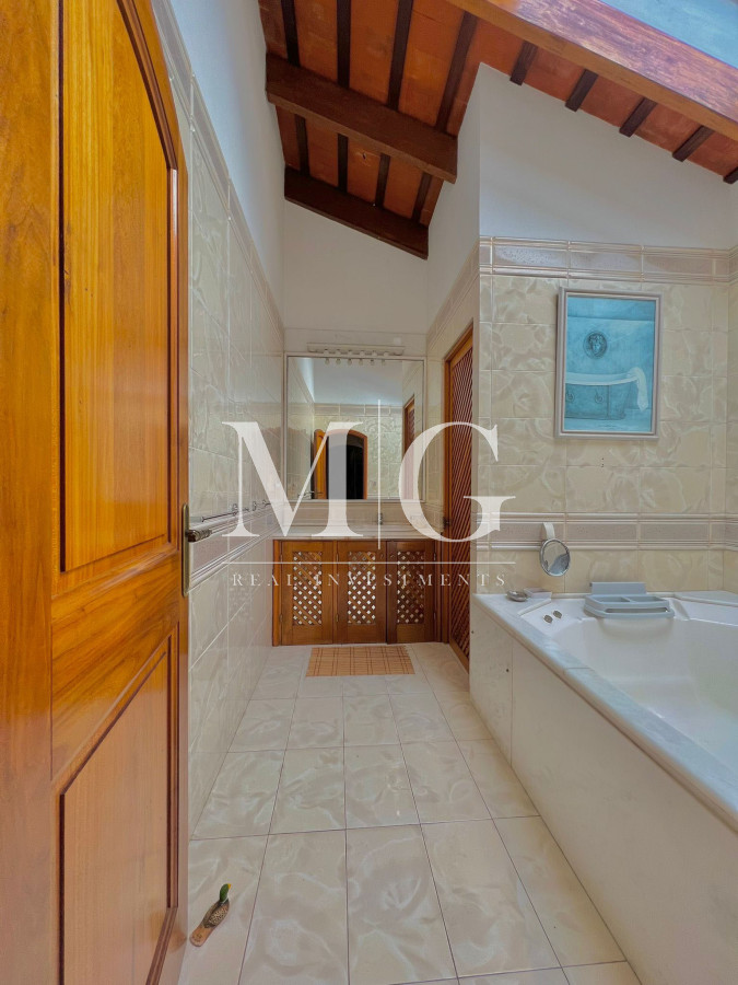 Casa ID.325 - Venta Casa zona Golf 3 dormitorios + dep.servicio, piscina y barbacoa