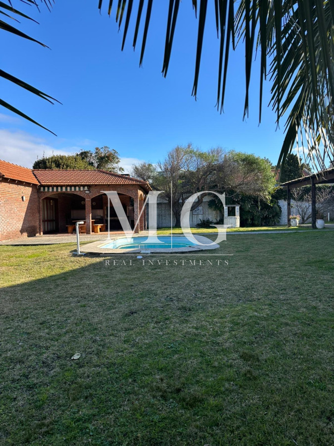 Casa ID.1341 - Venta de Casa en Rincón del Indio a 25 Metros del Mar - Oportunidad Única