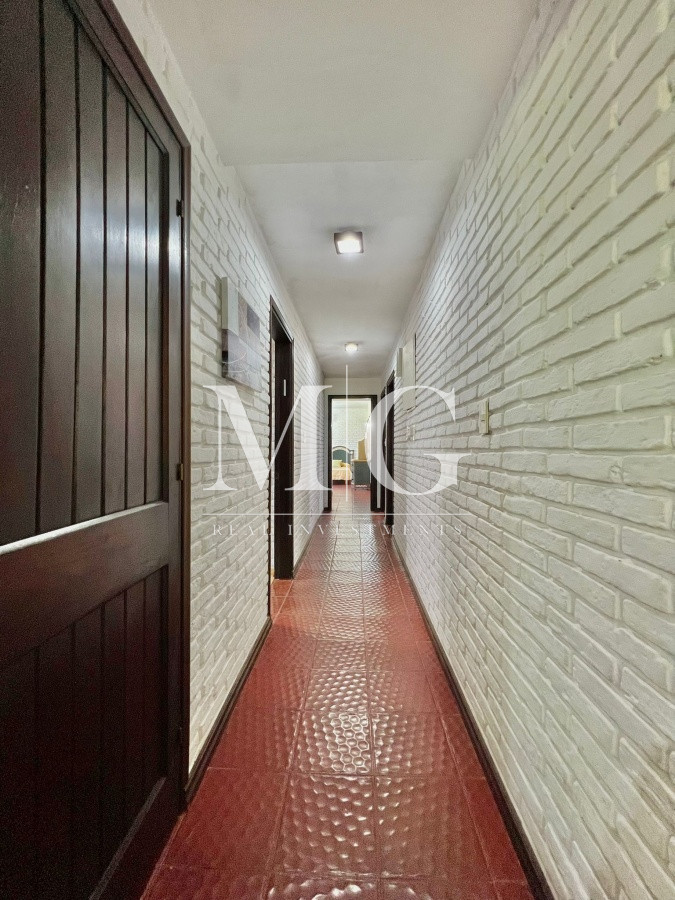 Casa ID.530 - LUGANO 1.400mt DE TERRENO, 7 DORMITORIOS, PISCINA