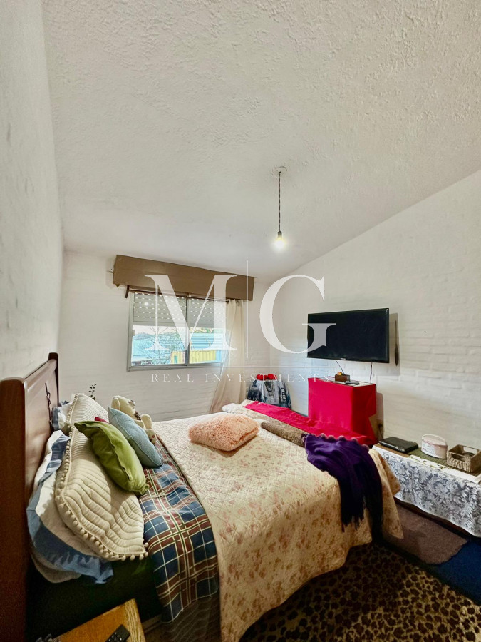 Casa ID.1011 - LAUSANA 4 DORMITORIOS, TERRENO 310M2 APTA PARA BANCO!!!