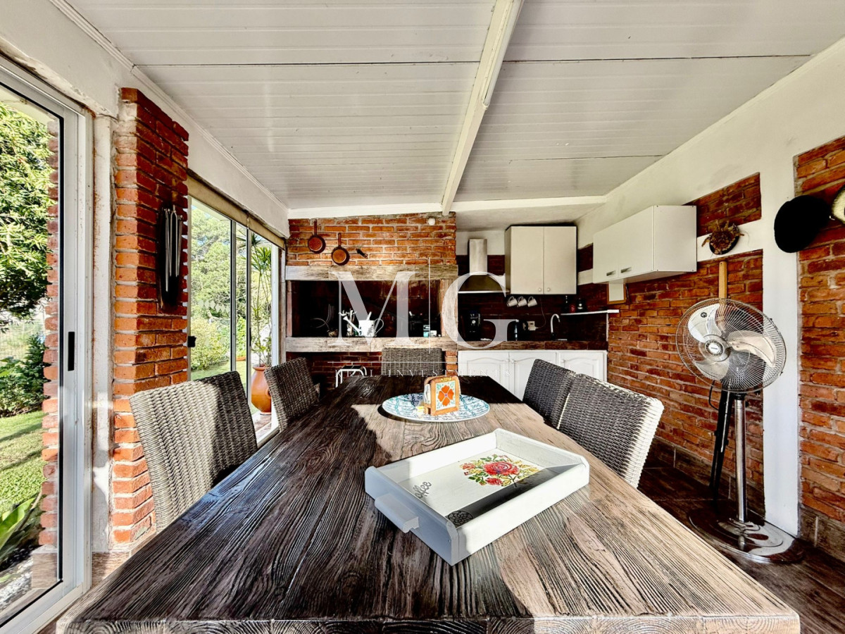 Casa ID.1564 - Hermosa casa en terreno de 450 m² con excelente distribución y potencial de ampliación; Zona Jardines de Cordoba